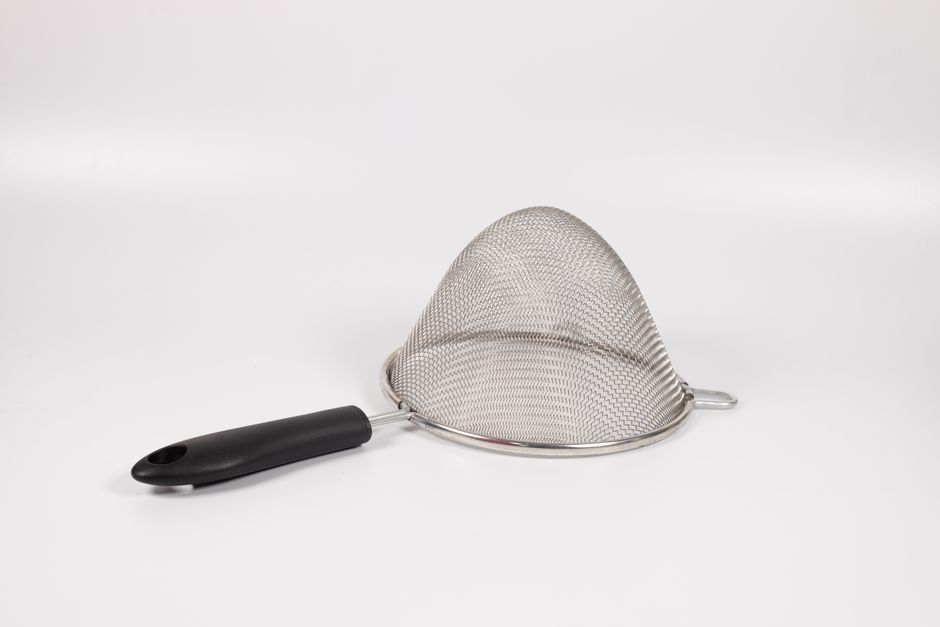 Drain screen preventing food debris from entering pipes
