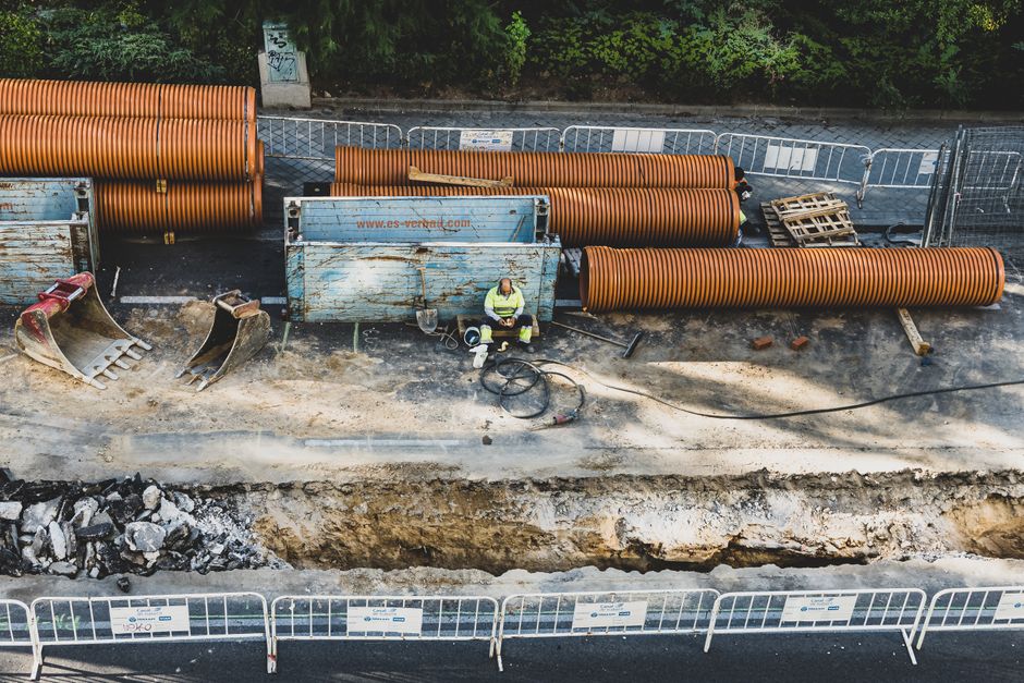 Trenchless drain replacement with minimal yard disruption